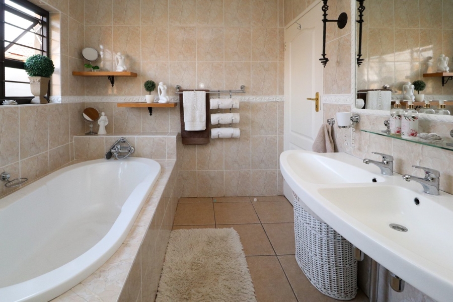 3 Bedroom Property for Sale in Wilkoppies North West